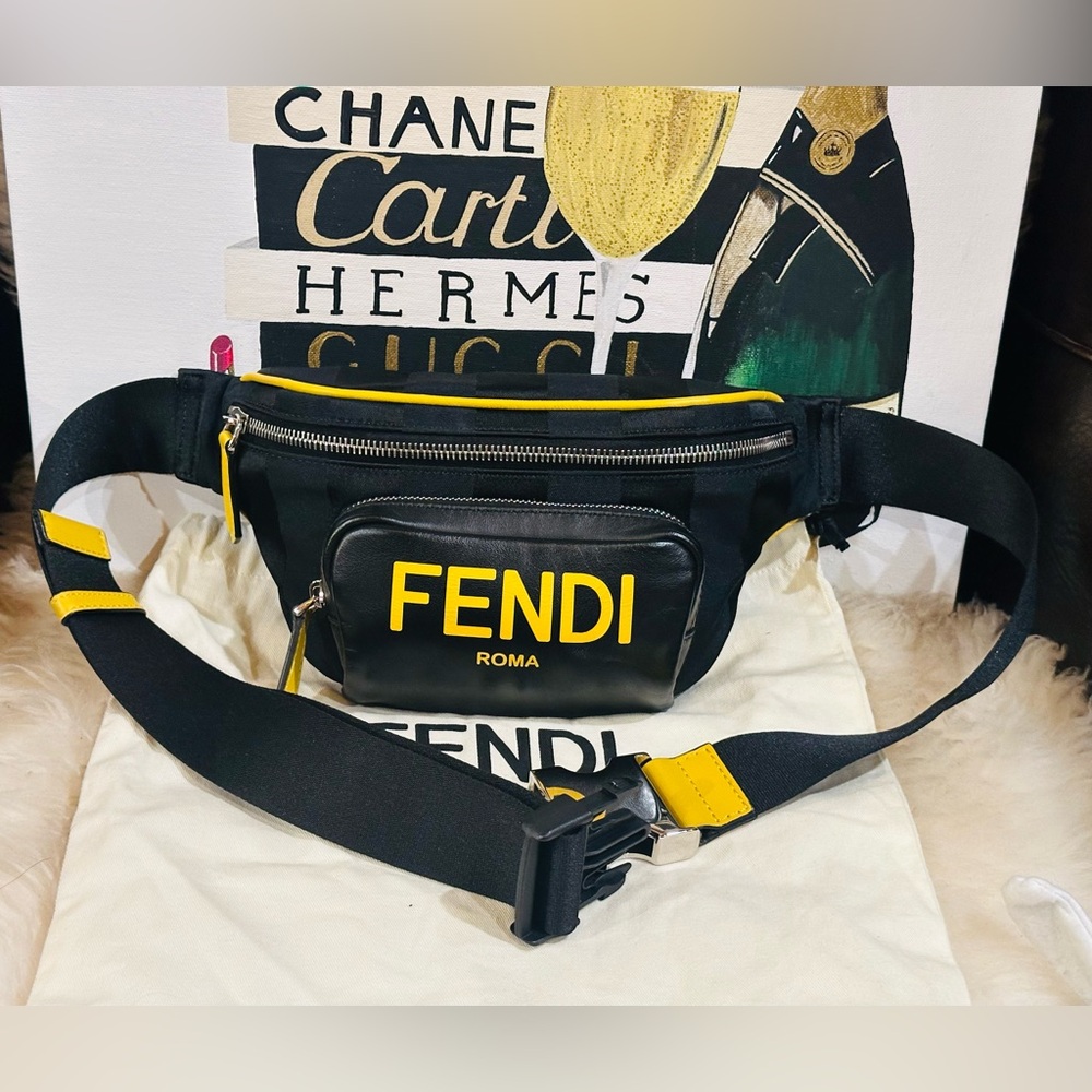 🔥 FENDI BELTBAG BUMBAG CROSSBODY BAG w/ Dust Bag Size W 11” X H 5.5”